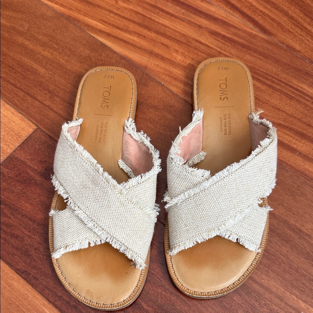 TOMS Women's Tan and gold burlap Slide Sandals